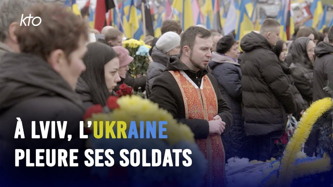 A Lviv, l'Ukraine pleure ses soldats